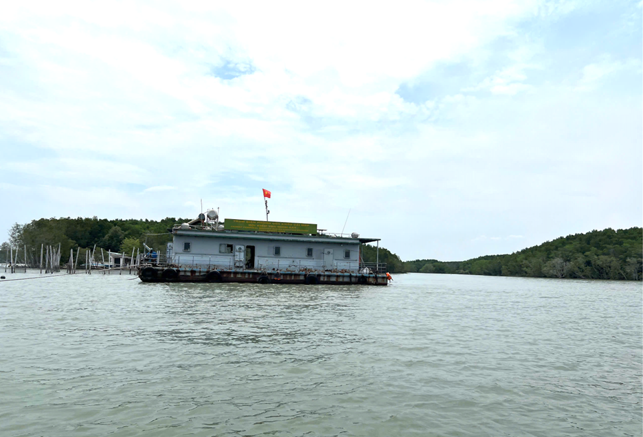Trạm biên phòng trên sông Gò Gia